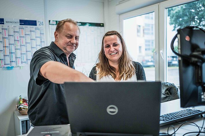 Zwei Lactalis-Mitarbeiter im Büro